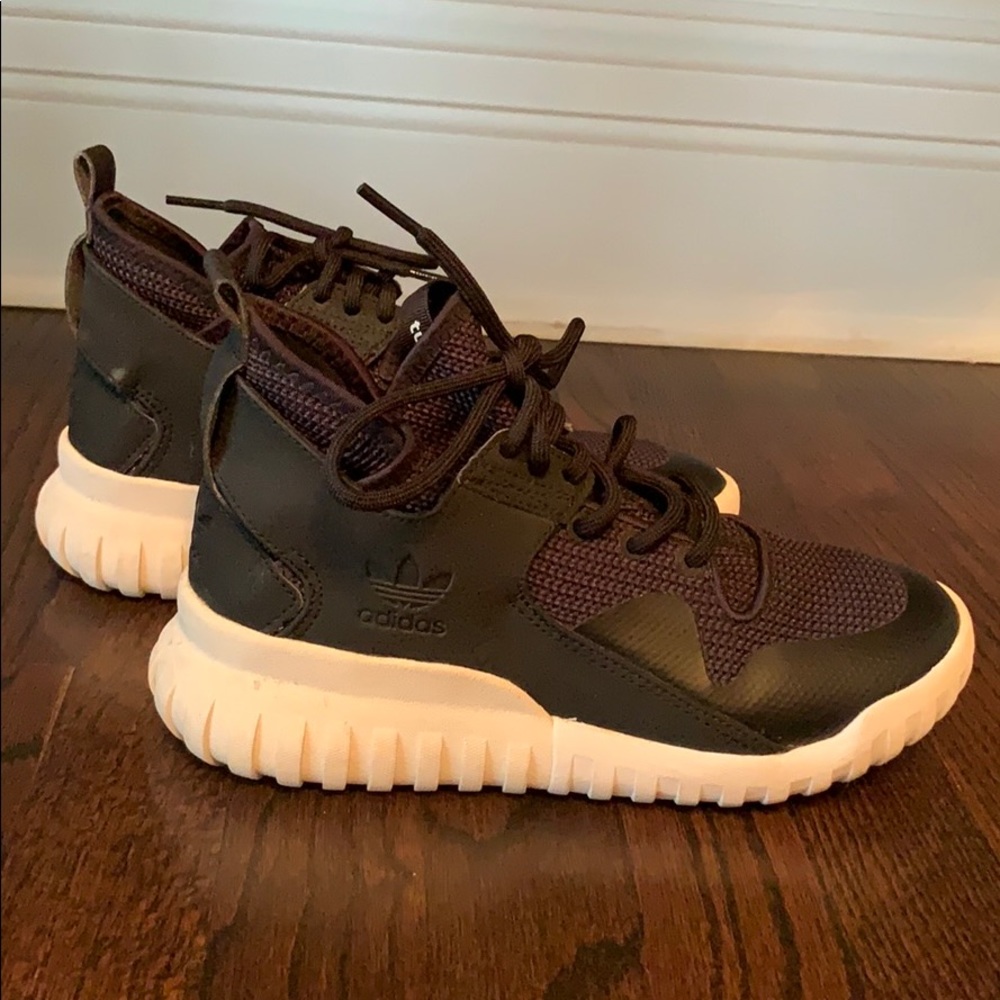 Adidas High Top Sneakers - Size Men’s 5